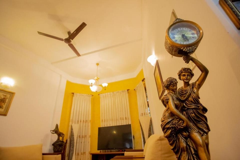 Five Star Holiday Accommodation House in Dehiwala-Mount Lavinia