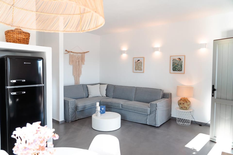Living room, Photo of the whole room, Seating area