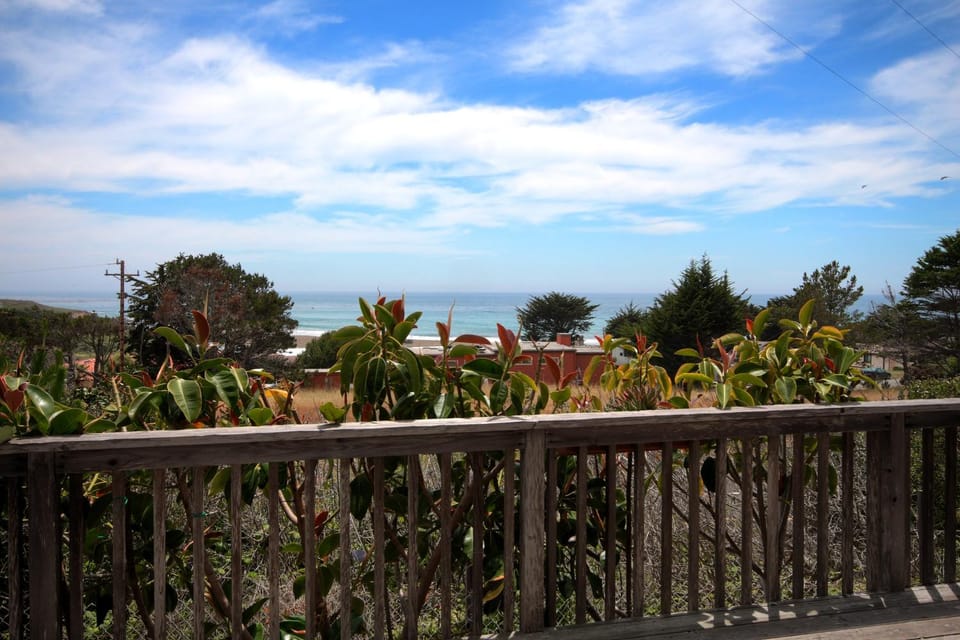 A Cool House, A Cool View House in Cambria