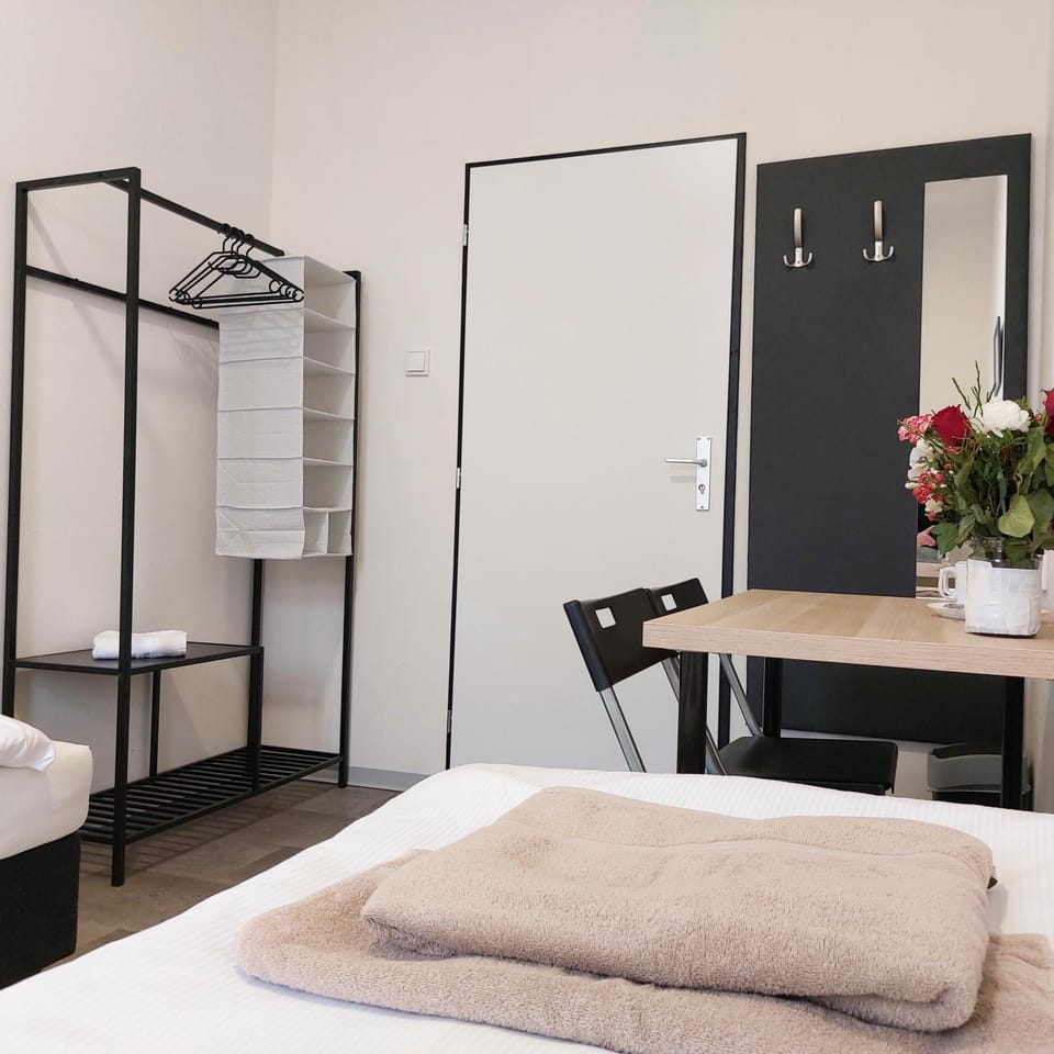 Property building, Bed, Photo of the whole room, Bedroom, furniture, towels, wardrobe