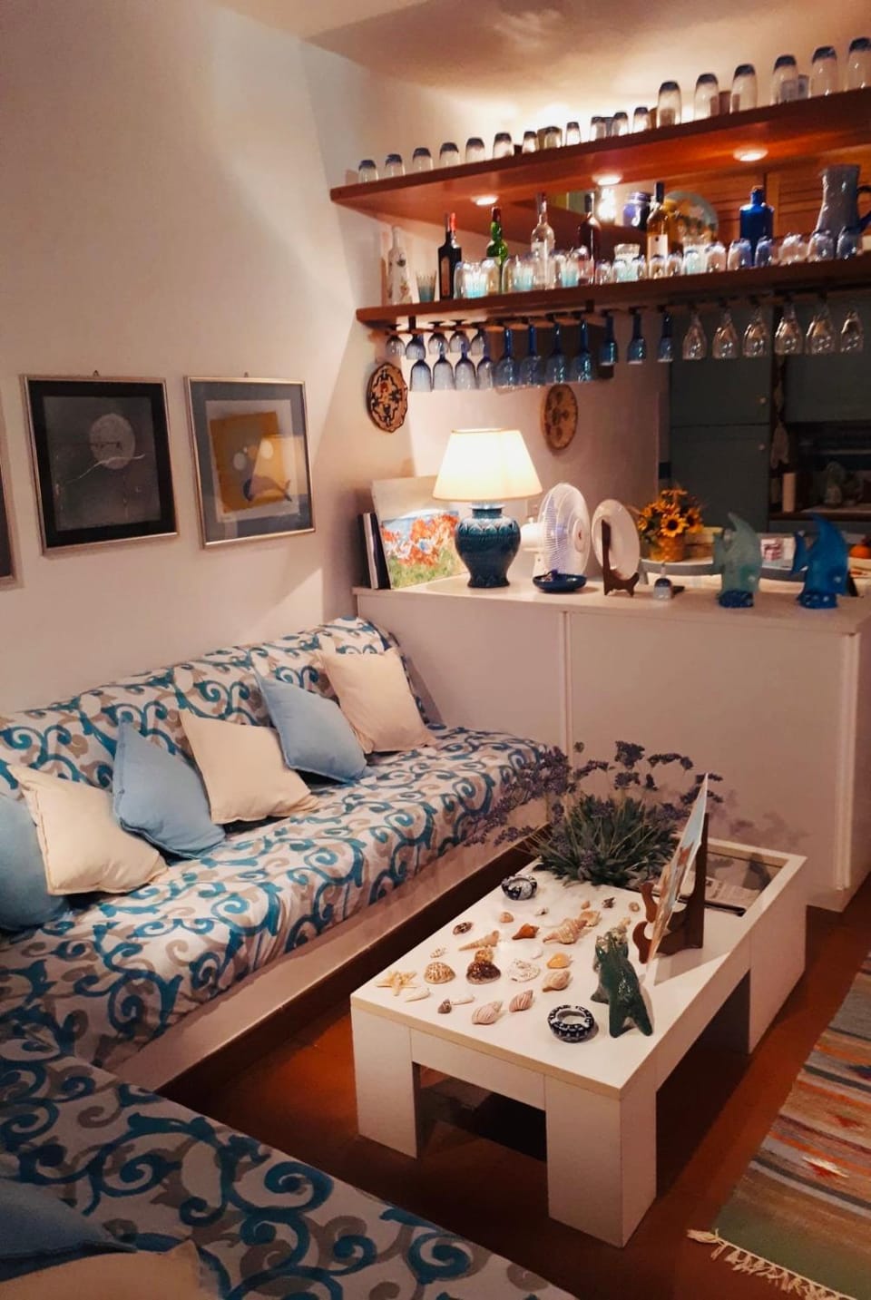 Bed, Living room, Seating area