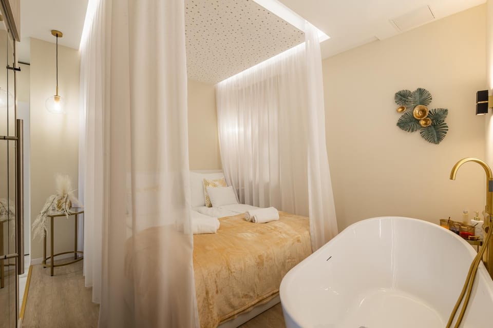 Bedroom, Bath