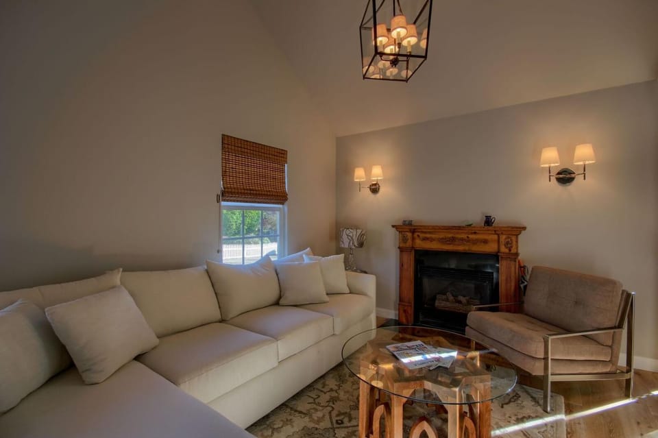Bridge Street Beauty House in Cambria