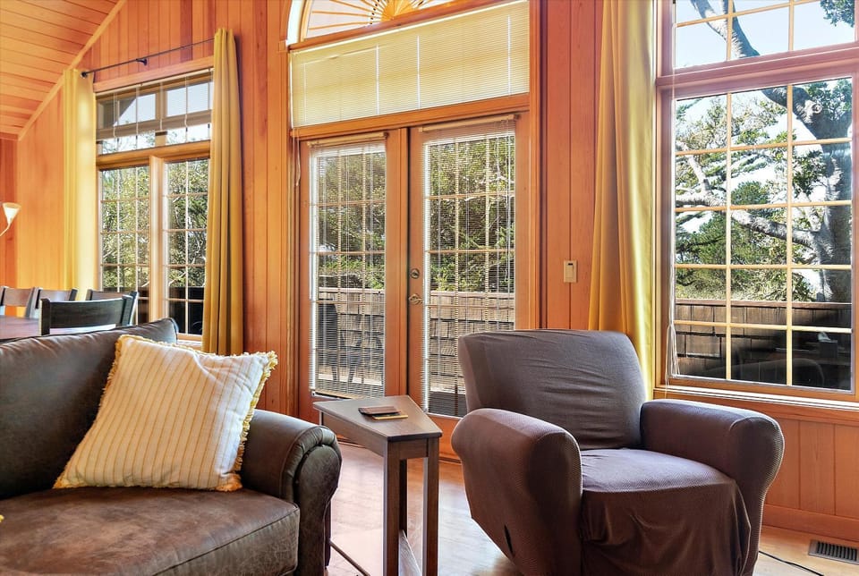 The Treetop House Pet Friendly-Spring Special House in Cambria