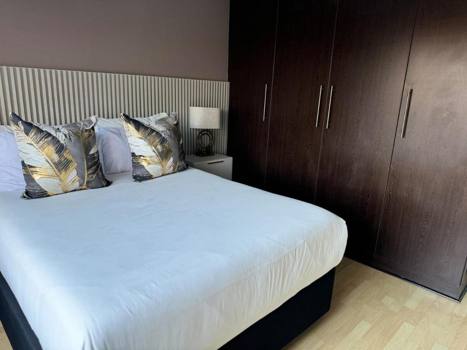 Lovely 2 Bedroom Apartment Near Monte Casino Apartment in Sandton