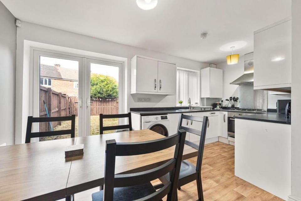 Exclusive house for families and contractors Apartment in Bradford