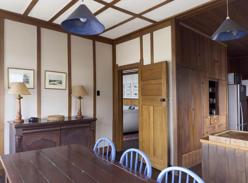 Greenwood Lodge- Lakefront With Mooring and Lawn Villa in Taupo