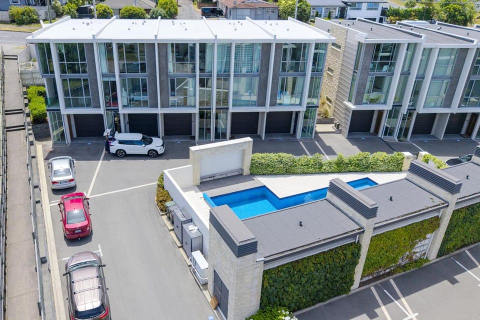 Riverside Apartment With Pool and Lake Access Apartment in Taupo