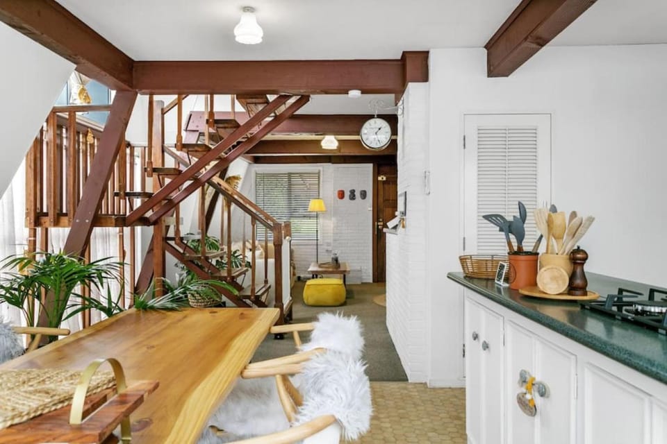 Cozy 3BR Home, Walk to Taupo and Playground House in Taupo