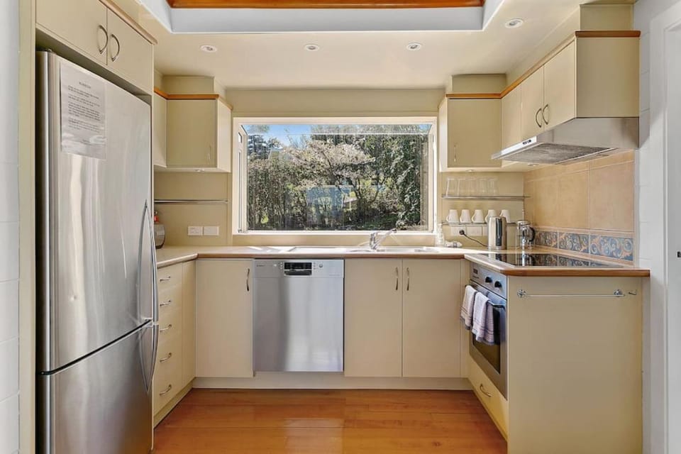 Bellbird Cottage With Lake and Mountain Views House in Taupo