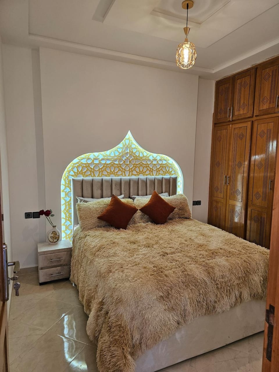 Bed, Photo of the whole room, Bedroom, wardrobe