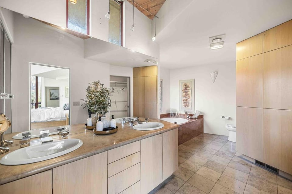 Cliff home with Epic Views in Uptown Sedona House in Sedona