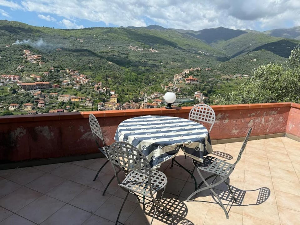 Patio, Day, Natural landscape, View (from property/room), Balcony/Terrace, Dining area, Mountain view