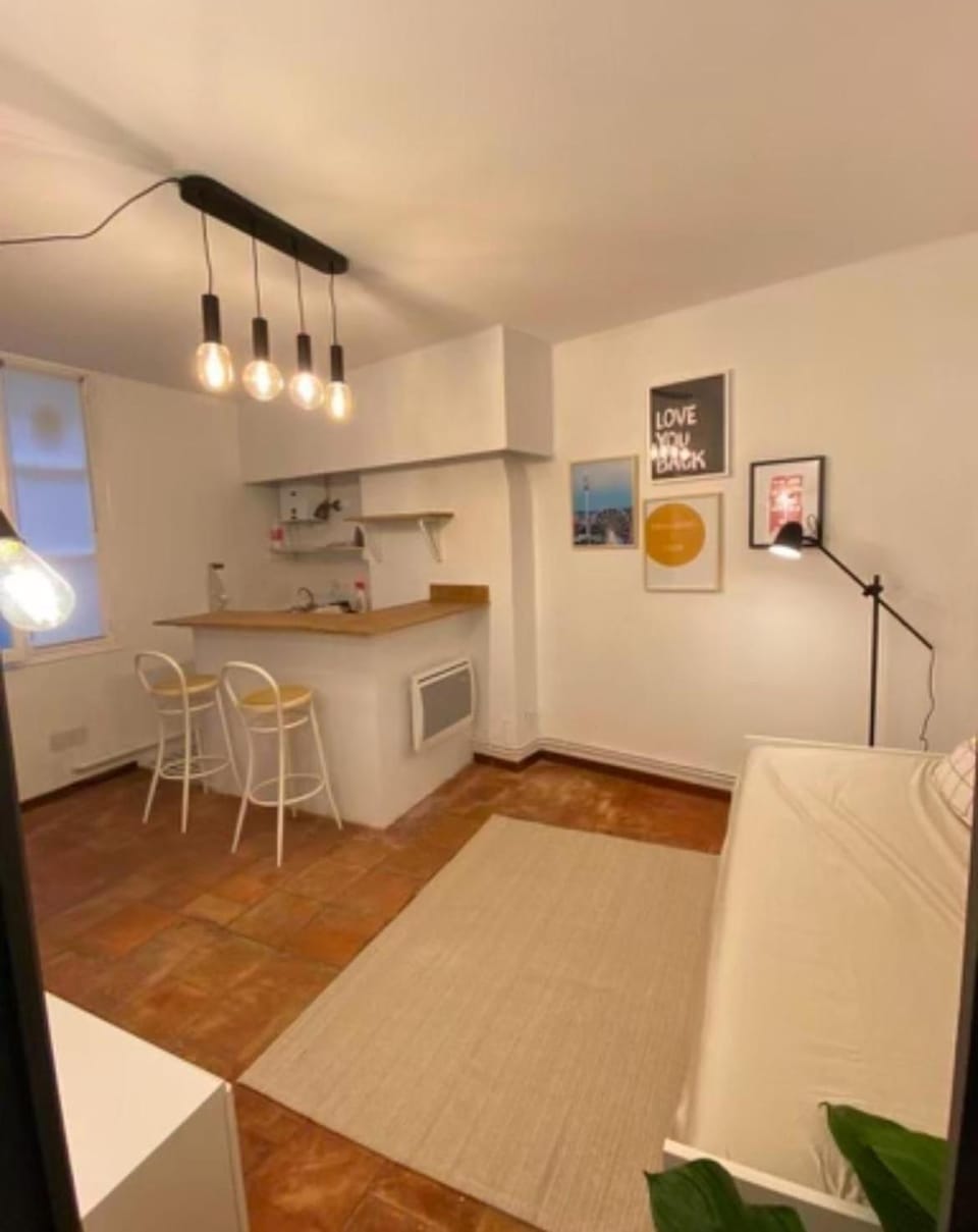 Studio 9 Trinité - Hypercentre Toulouse, Accueil H24 et Wi-Fi Apartment in Toulouse