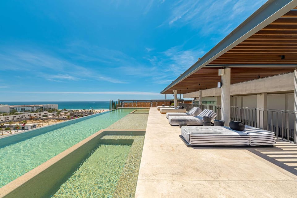 Day, View (from property/room), Balcony/Terrace, Seating area, Sea view, Swimming pool, sunbed