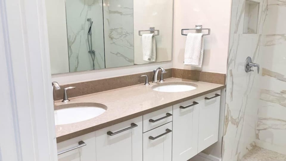 Stunning Oceanview 2 Bed Condo at ONE Cable Beach House in Nassau