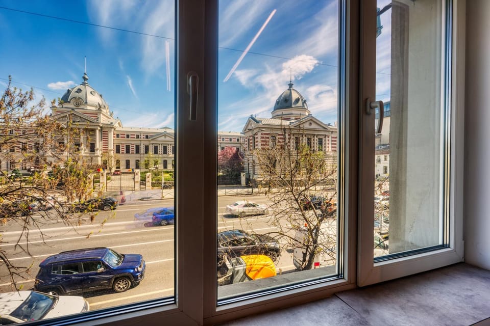 Day, View (from property/room), View (from property/room), City view, City view, Landmark view, Landmark view, Street view, Street view, Location