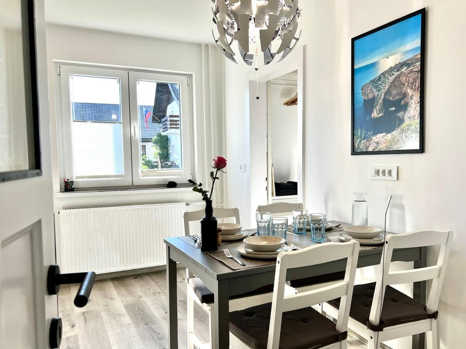 Kitchen or kitchenette, Kitchen or kitchenette, Dining area, Garden view, kitchen