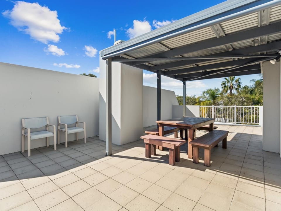 Spacious Hervey Bay Apartment with Rooftop Access Apartment in Hervey Bay