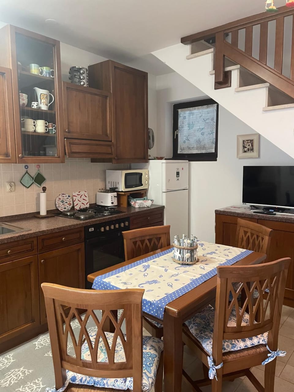 Communal lounge/ TV room, TV and multimedia, Kitchen or kitchenette, Dining area, oven, pet friendly, stove