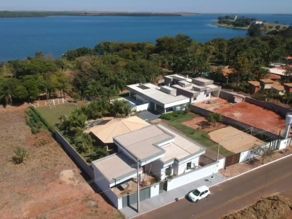 Pousada Rancho as margens do Rio Paraná com 3 suites e vista para o rio , excelente para pescaria House in State of São Paulo