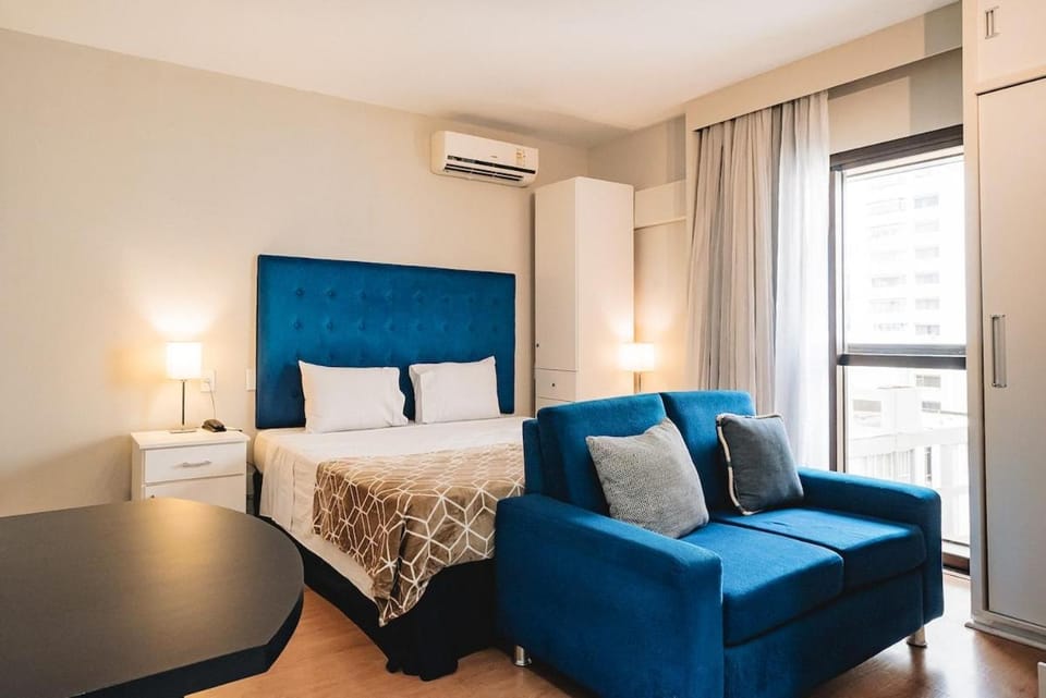 Itaim Bibi Village - Suite inside hotel Apartment in Sao Paulo City