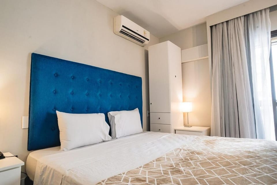Itaim Bibi Village - Suite inside hotel Apartment in Sao Paulo City