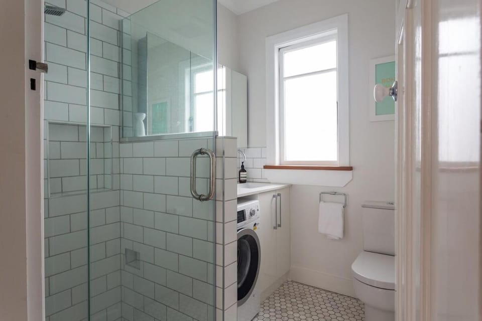 Kohimarama Beach 2 Bedroom Charmer Apartment in Auckland