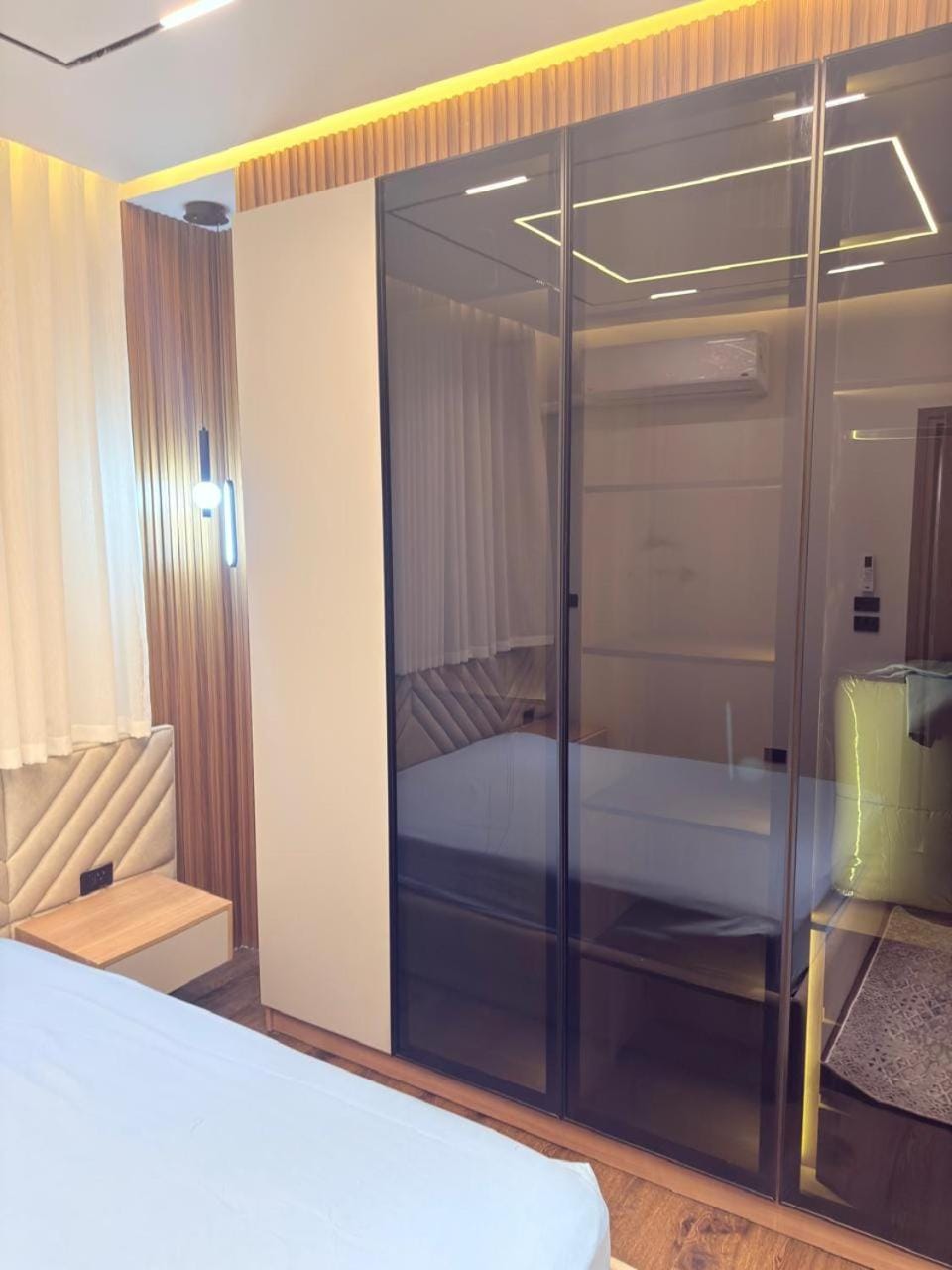 Bedroom, wardrobe