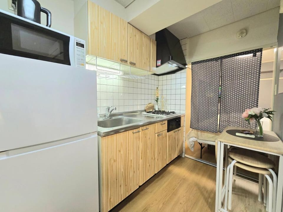Kitchen or kitchenette, Dining area, stove
