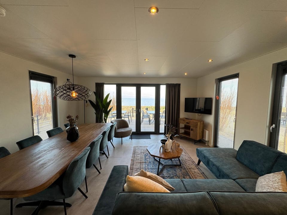 Enkhuizer Strand BeachHouse Deck Acht mit Zaun Nr 408 House in Flevoland, Netherlands