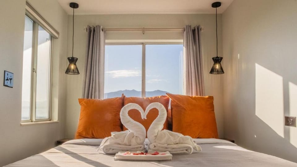 Romantic Exclusive Condo Stunning Mountain View Apartment in Gatlinburg
