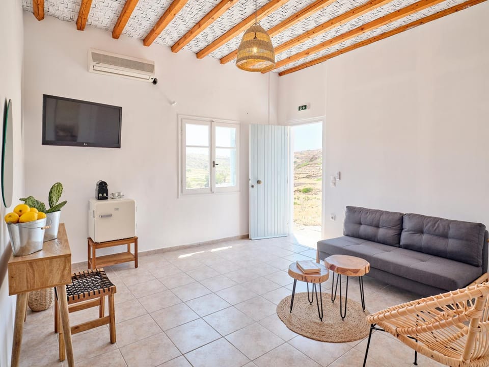 TV and multimedia, View (from property/room), Seating area