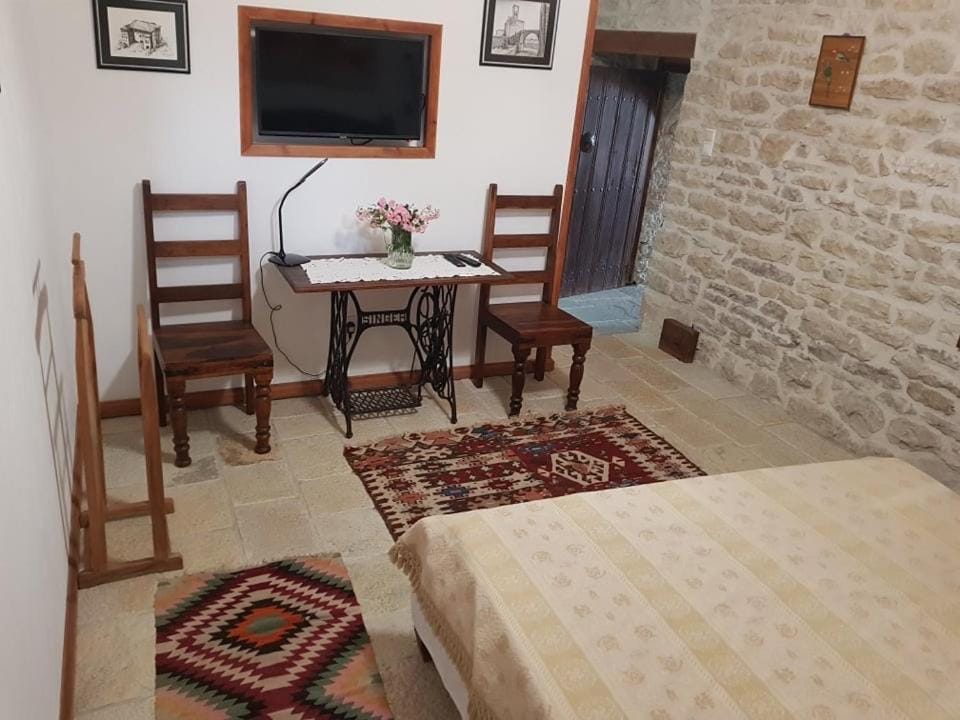 Konaku Guest house Bed and Breakfast in Vlorë County, Albania