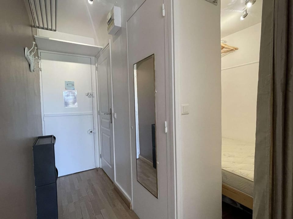 Studio Cabine - Accès Plage - Ascenseur - Parking - FR-1-308-207 Cabin in Le Lavandou