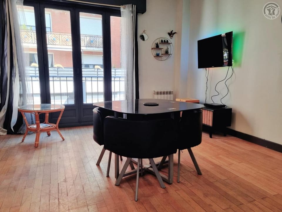 Duplex Zen en centre-ville de Valenciennes - FR-1-510-232 Apartment in Valenciennes