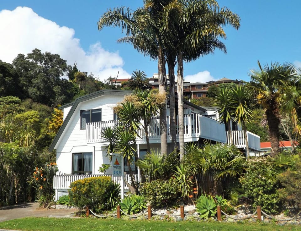 Hosts on the Coast The Harbourview Tairua House in Auckland Region