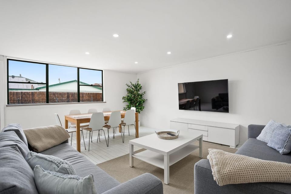 Coastal Blue House in Wollongong