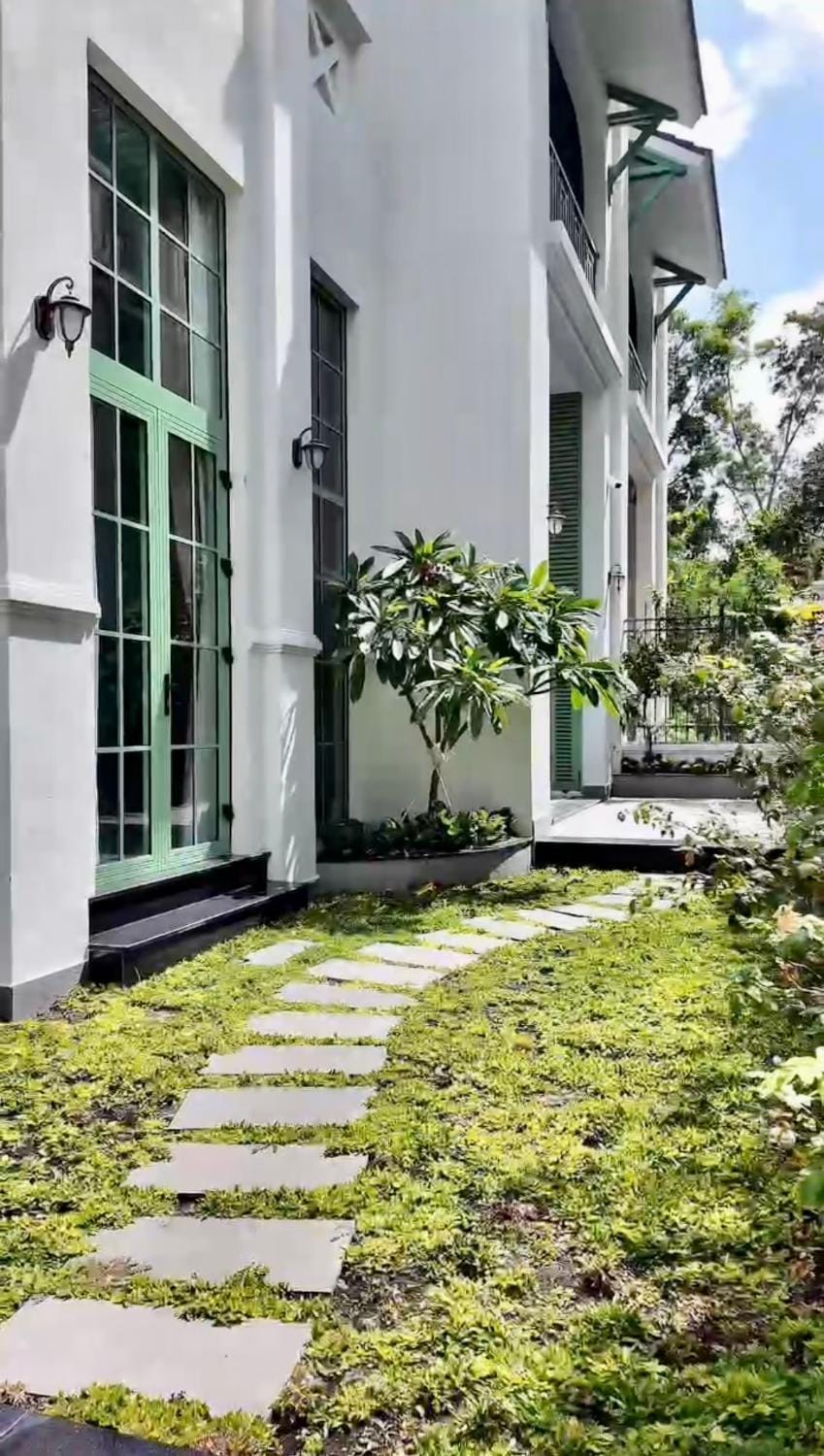 Property building, Garden