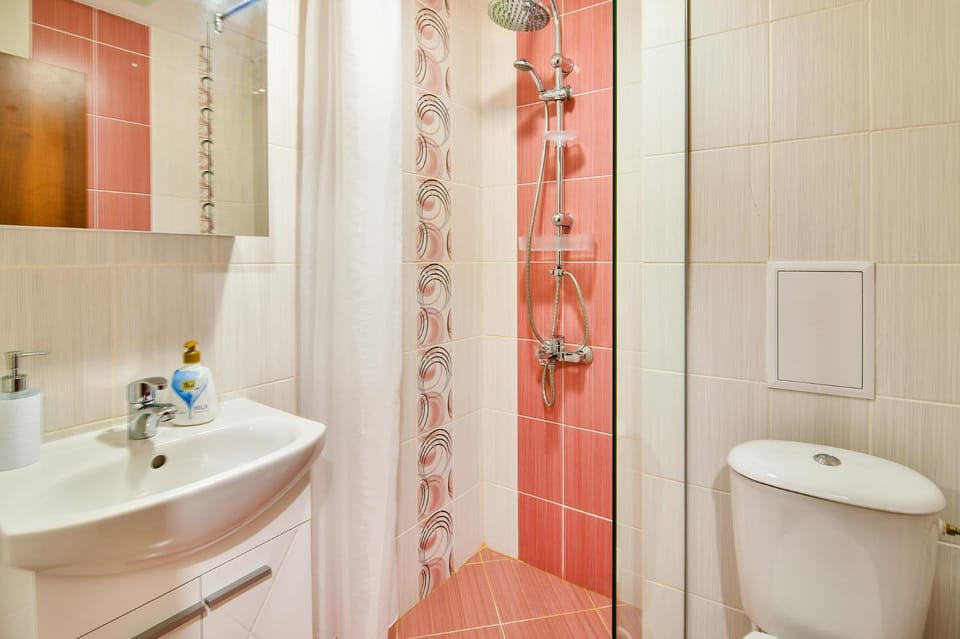 Shower, Toilet, Bathroom
