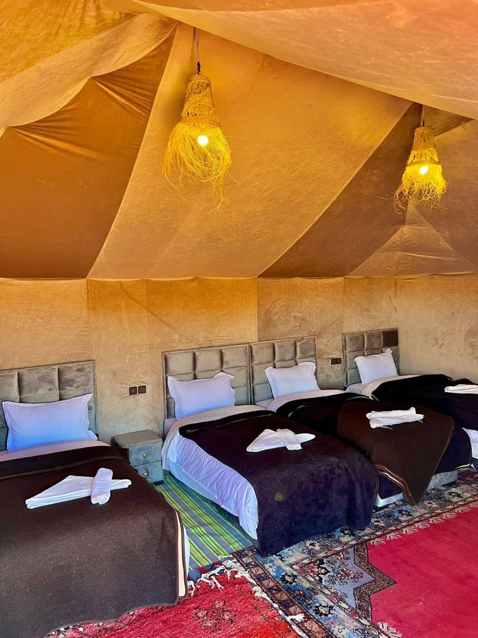 Property building, Bed, Photo of the whole room, Bedroom, towels
