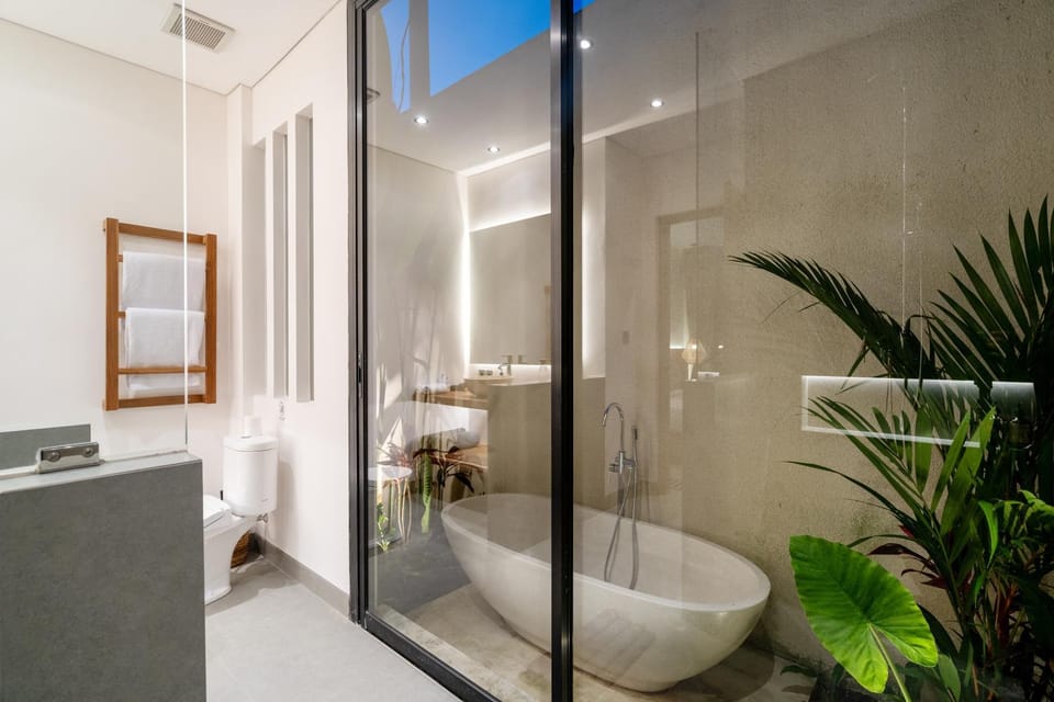 Shower, Toilet, Bathroom, Bath, towels