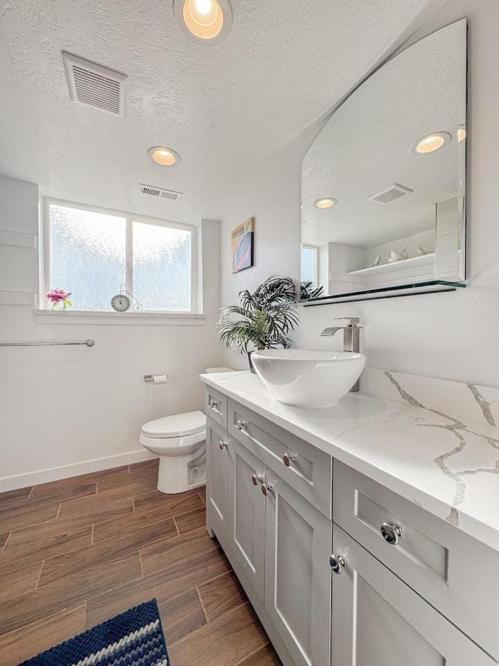 5 BR 3 Bath Home Centrally Located Near SLC Airport and DT House in Salt Lake City