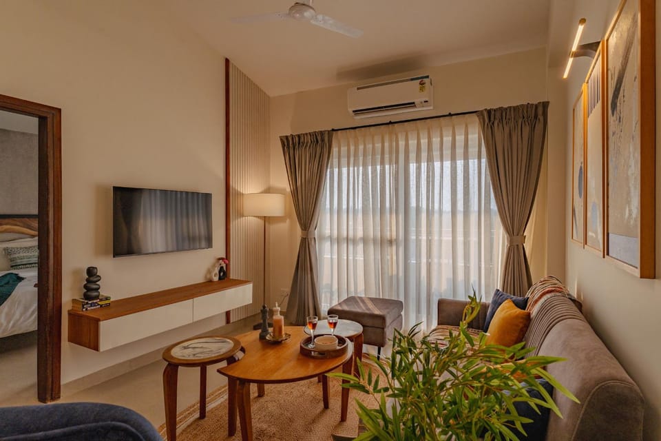 Communal lounge/ TV room, TV and multimedia, Living room, Seating area, Evening entertainment, air conditioner