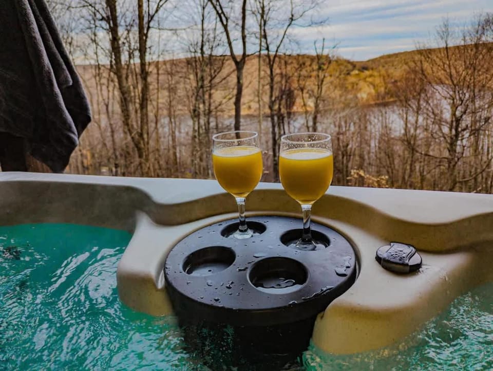 Paws & Peaks Lakeview Lodge Hot Tub Amazing View House in Deep Creek Lake