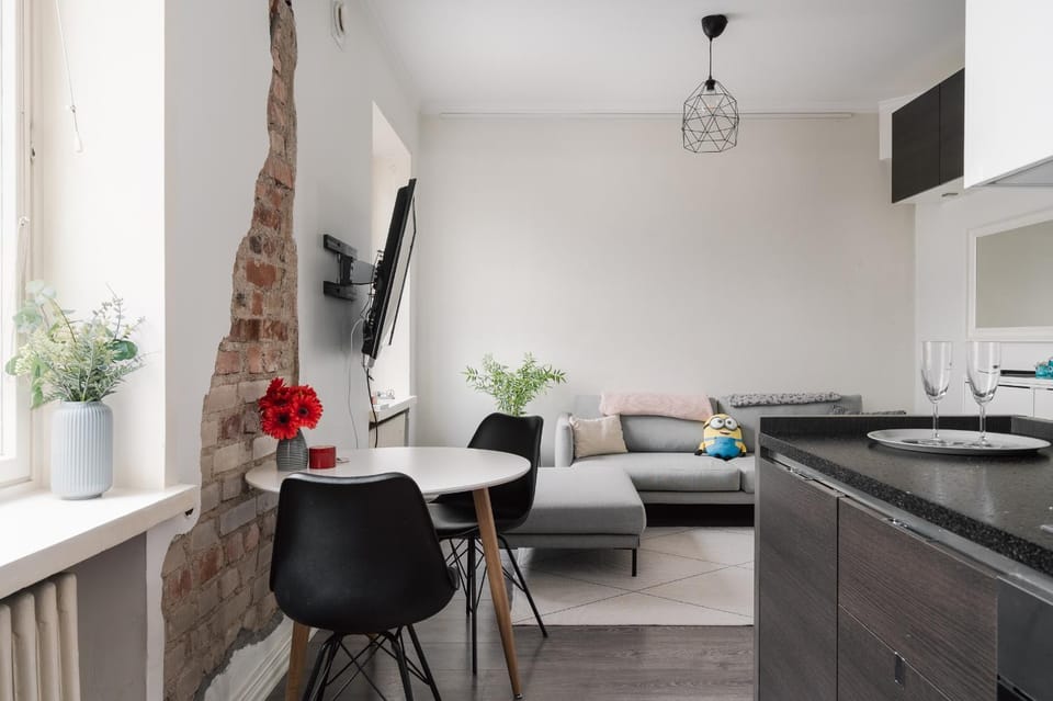 TV and multimedia, Kitchen or kitchenette, Living room, Seating area, Dining area