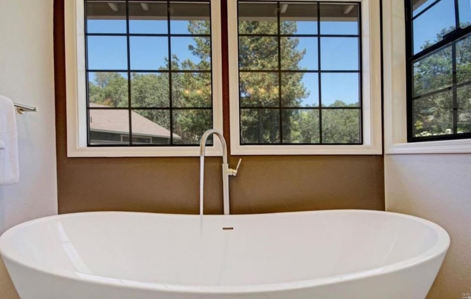 Sonoma Hideaway 3BD 2,5 BATH, Beautiful Patio and Garden House in Napa Valley