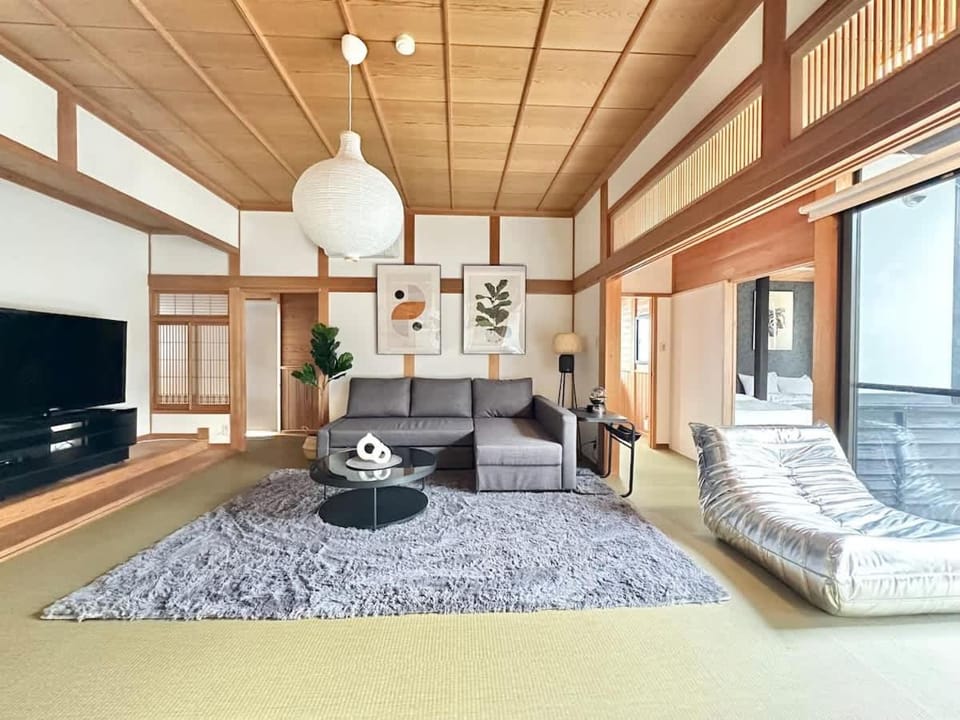 Spacious Traditional Japanese house by Restavio House in Japan