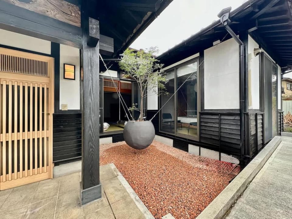 Spacious Traditional Japanese house by Restavio House in Japan