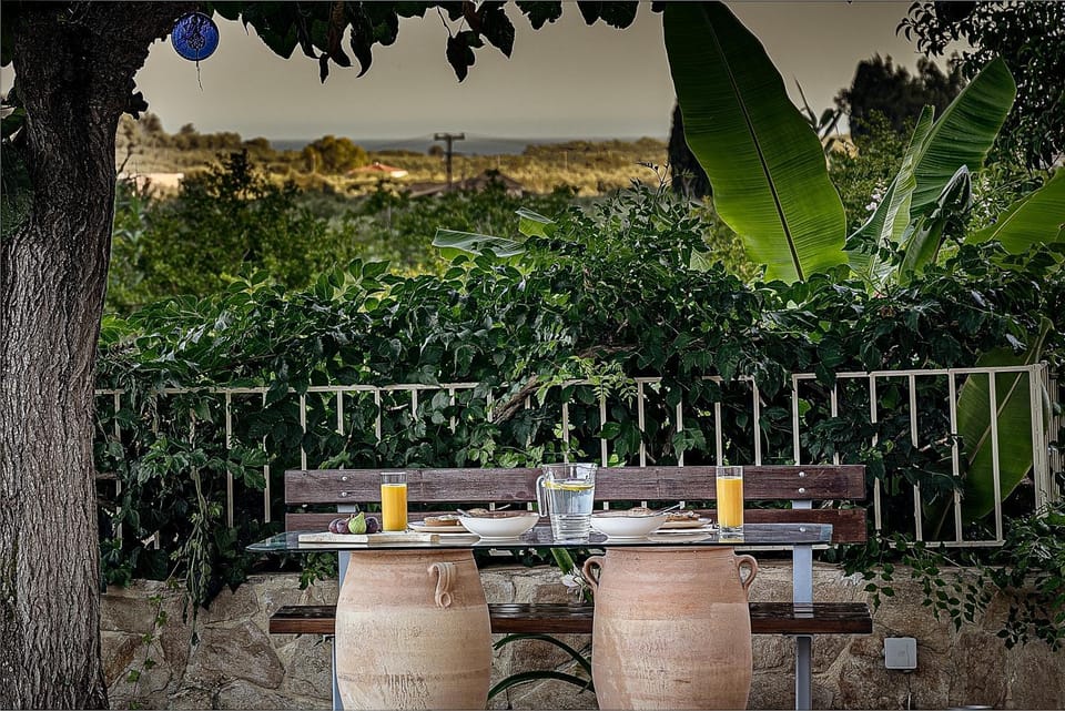 Patio, Mountain view